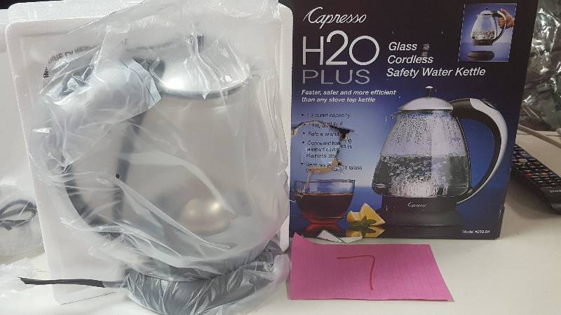 Capresso H2O Plus Glass Water Kettle New