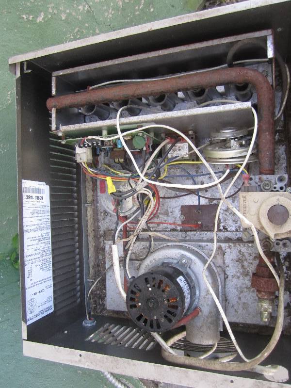 lot 44 image: Garage heater ...