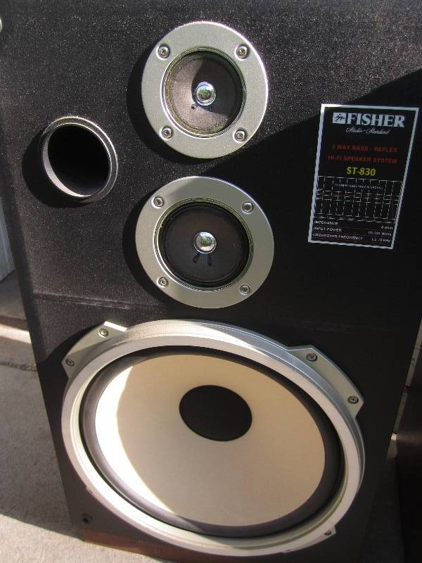 lot 41 image: 2 Fisher speakers good foam...