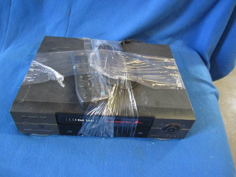 lot 63 image: Speakez VCR 2007 atlas and wicker b...
