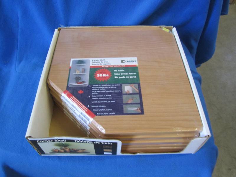 lot 72 image: 6 mapel wood corner shelfs...