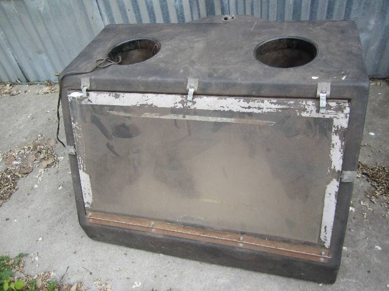 lot 84 image: Sandblasting cabinet...