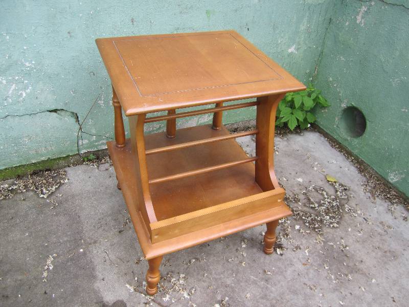 lot 87 image: Nightstand...