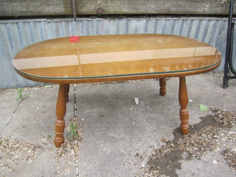 lot 89 image: Small wood table...