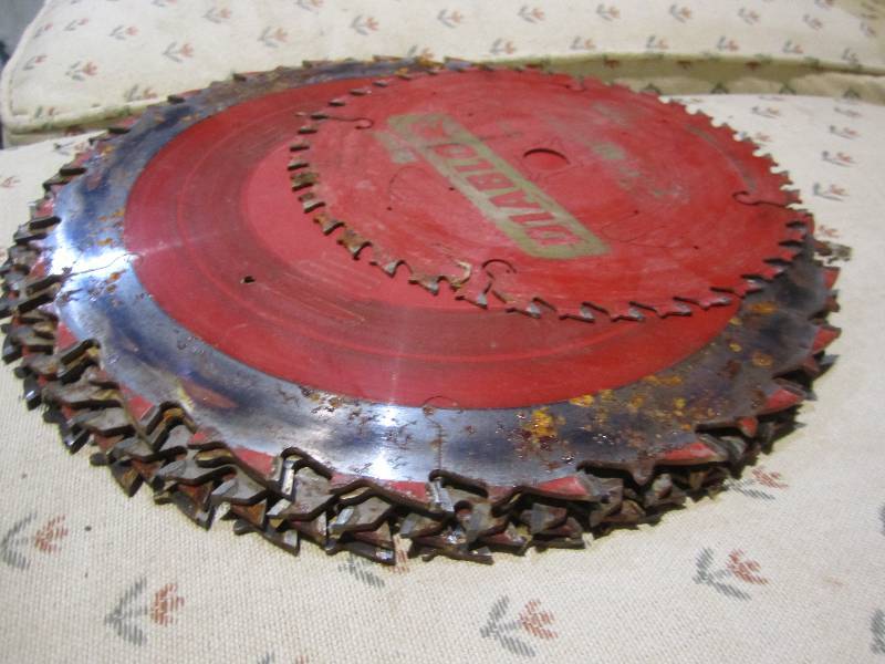 lot 99 image: Lot of saw blades ...
