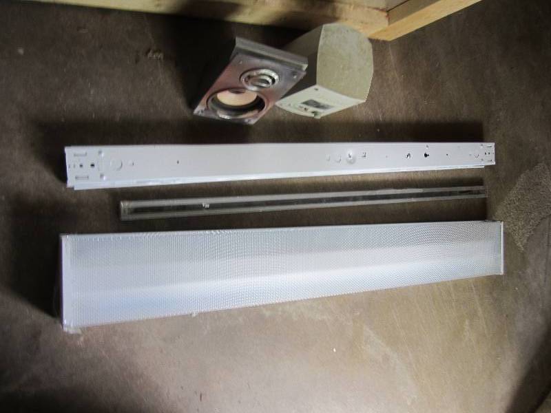 lot 111 image: New shop light, closet track and sp...