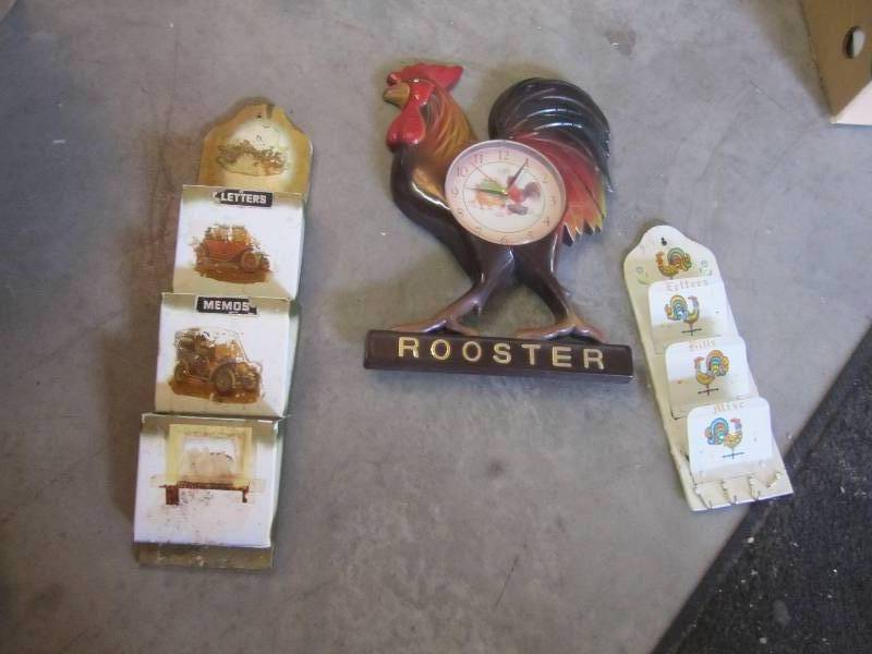 lot 121 image: Mixed lot of vintage household wall...