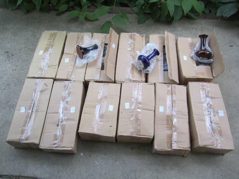 lot 132 image: Huge resale lot 12 cases of vases ...