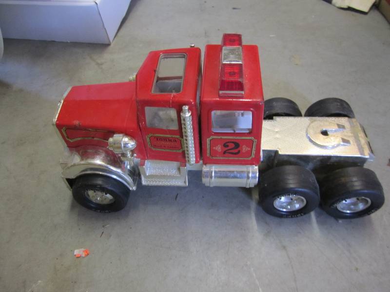 lot 135 image: Vintage 2 tonka semi truck cab ...