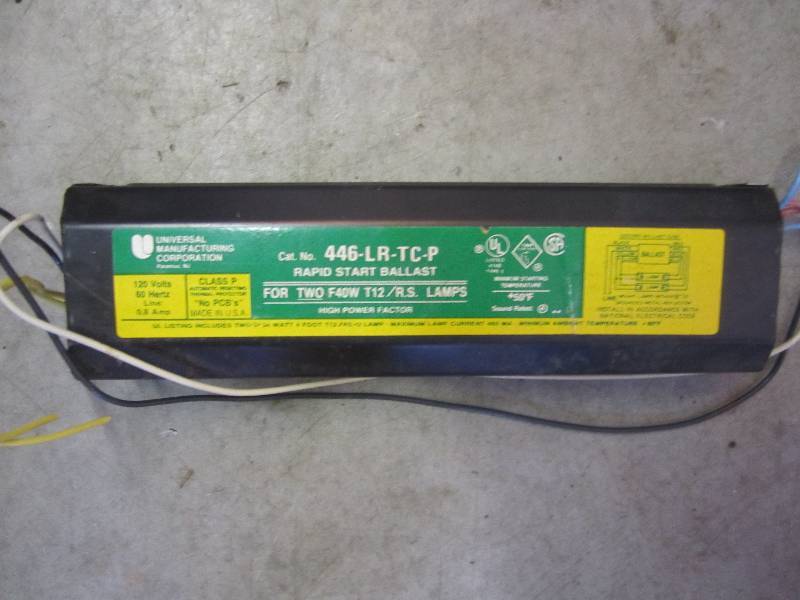 lot 197 image: New flourescent light ballest ...