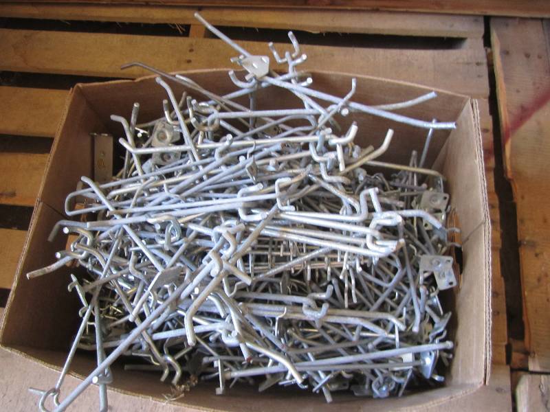 lot 200 image: Lot of peg hooks ...