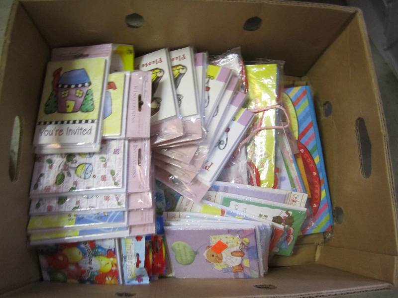 lot 252 image: Box of greeting cards...