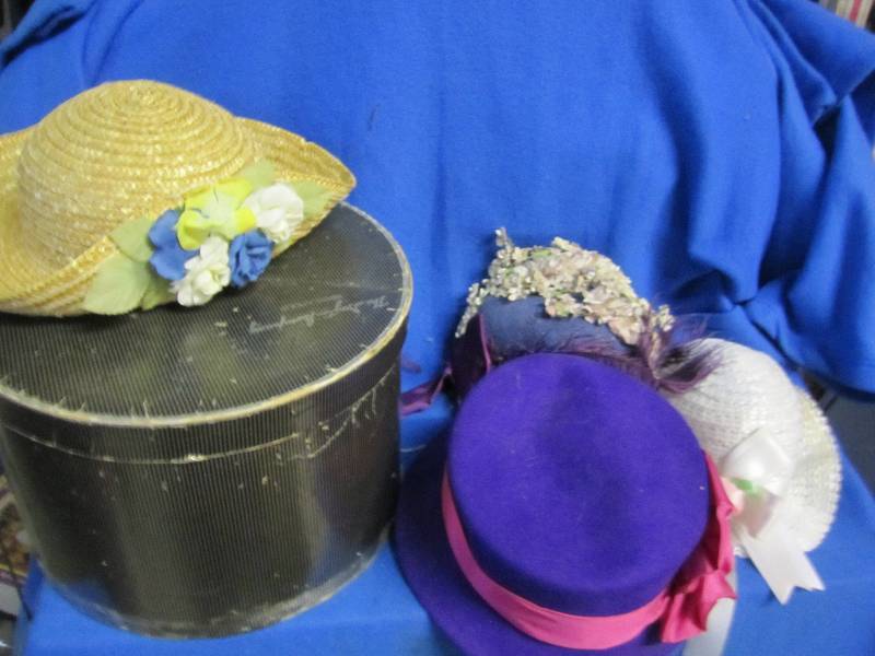 lot 15 image: Lot of Vintage hats in Doeskin felt...