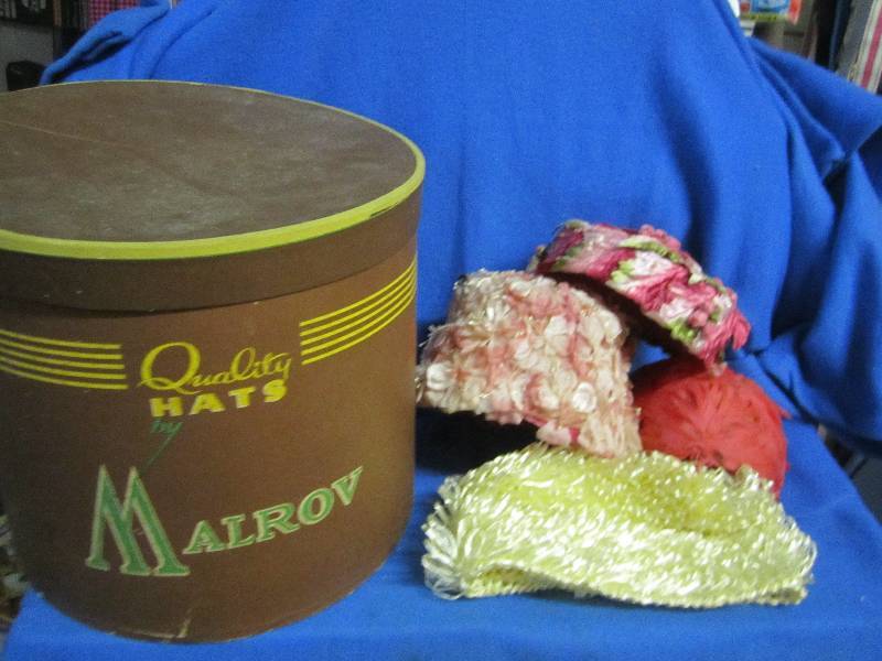 lot 16 image: Lot of Vintage floral themed hats a...