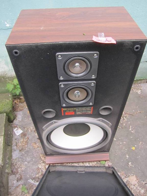 lot 256 image: Fischer speaker in good condition...