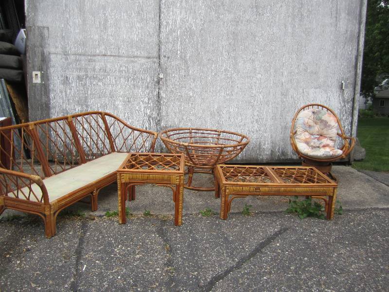 lot 259 image: Lot of rattan wicker furniture, add beanba...