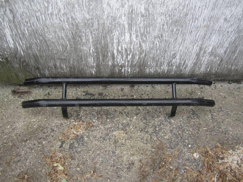 lot 260 image: Front brush guard grille for a truck...