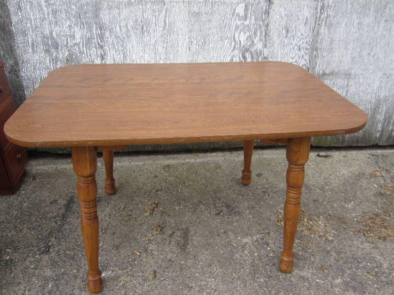 lot 261 image: Table, top is 32 x 46...