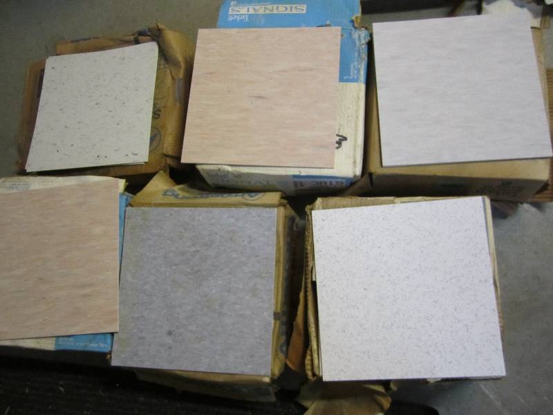 lot 275 image: Lot of assorted floor tile approc 2...