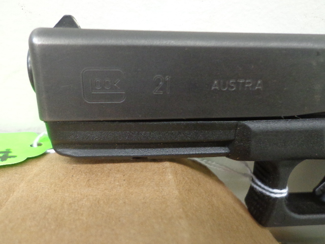 lot 27 image: Glock 21 semi-auto pistol