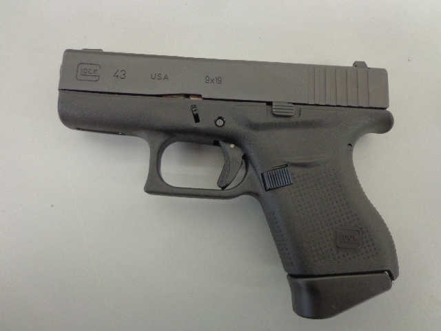 lot 30 image: Glock 43 semi-auto pistol