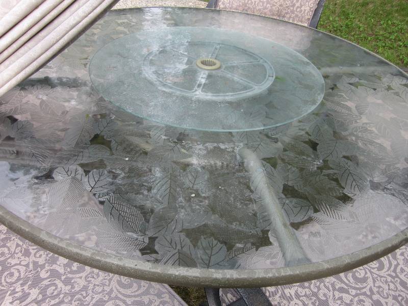Patio Table and 5 Chairs