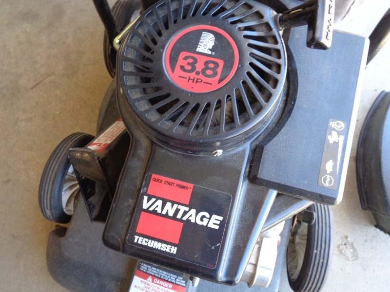 Lazy Boy Chipper / Lawn Vac New Merchandise, Tools, Household, and