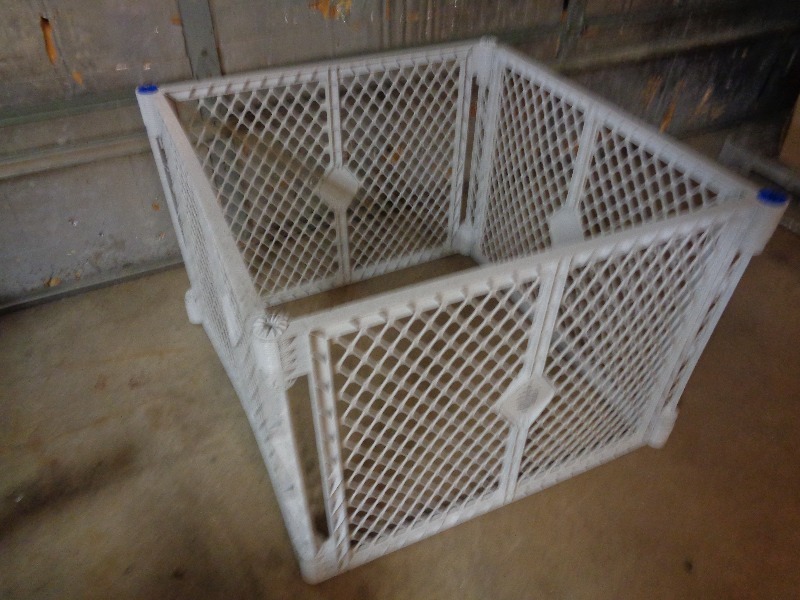 Pet Play Yard