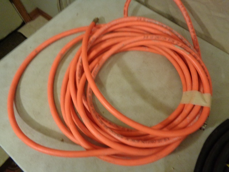 2 Air Hoses