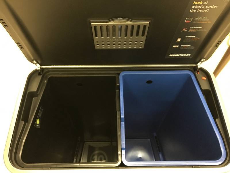 lot 26 image: simple human garbage can