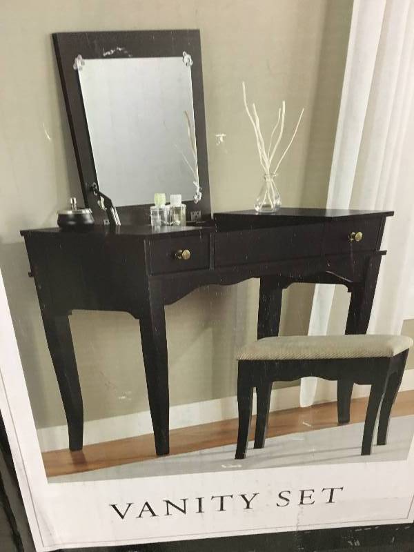 lot 73 image: Kendal Vanity Set in Black