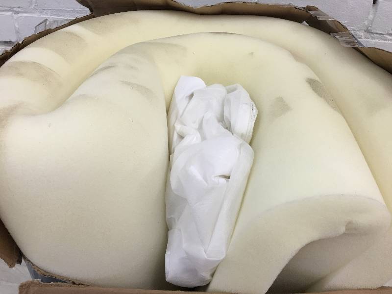 lot 87 image: Therapedic 2-Inch  memory foam topper