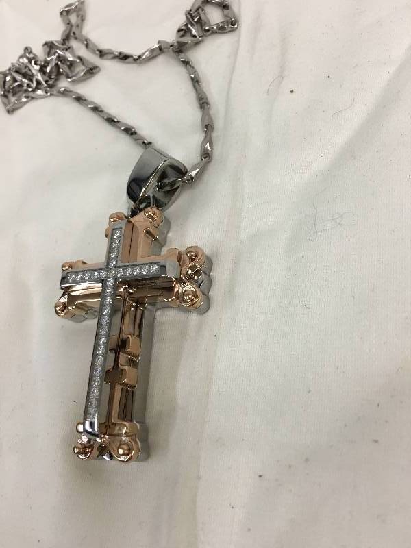 lot 112 image: Rose Cross Pendant
