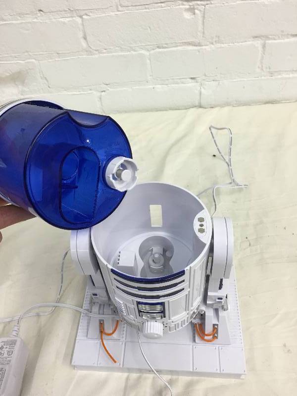 lot 117 image: Star Wars R2D2 Ultrasonic Cool Mist Personal Humidifier