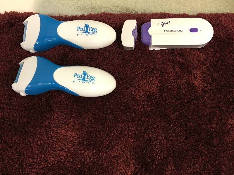lot 225 image: 2 pedi egg,yes finishing touch shaver, red floor mat