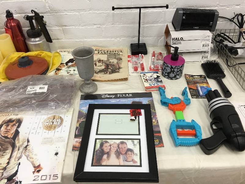 lot 278 image: large assortment of items everything shown