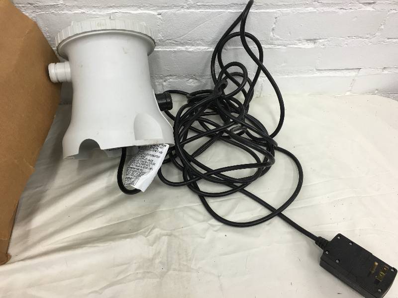 lot 347 image: 3 pool pumps and parts