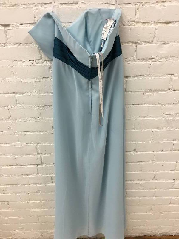 lot 422 image: alfred angelo size 16w