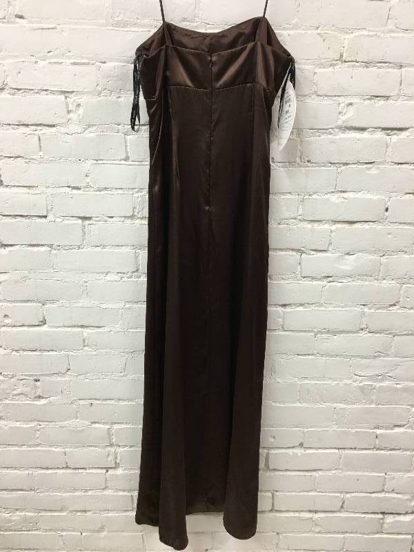 lot 449 image: alfred angelo size 10w