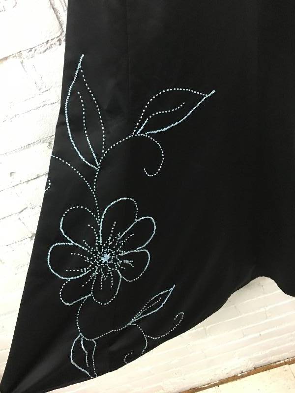 lot 453 image: masquerade size 56