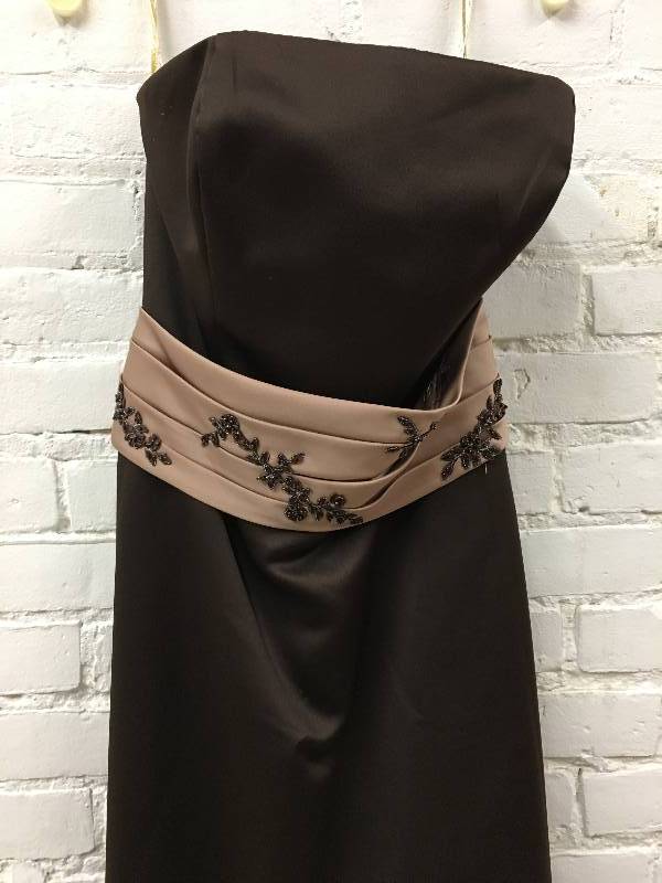lot 472 image: forever yours size 14