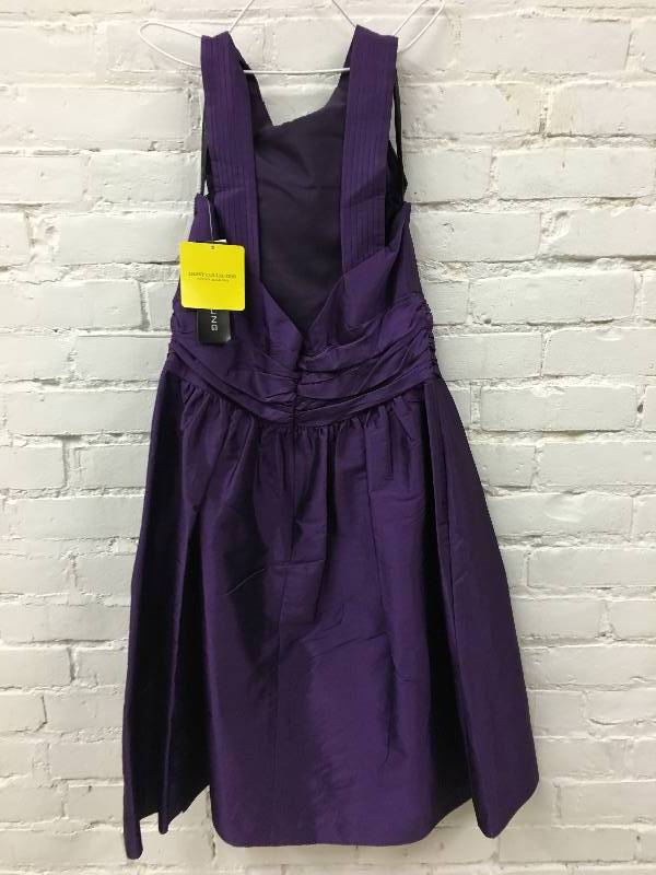 lot 486 image: alfred sung size 14