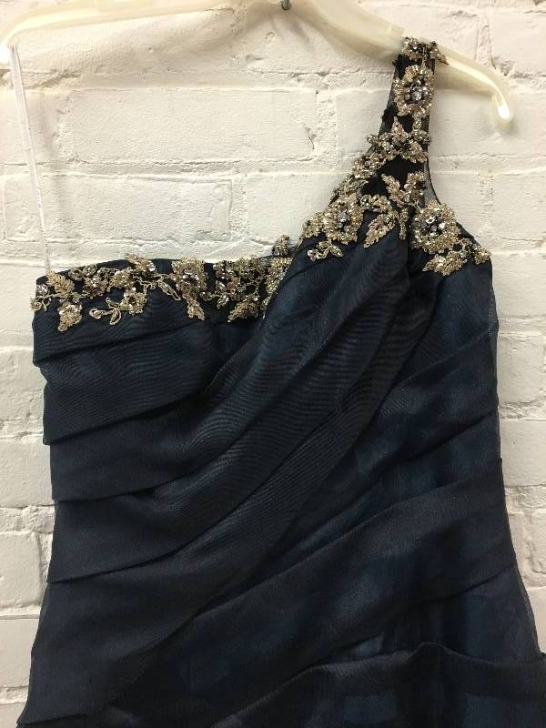 lot 499 image: love size 10