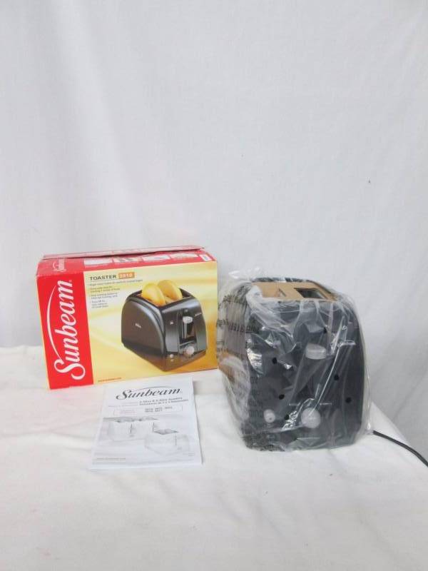 lot 54 image: Sunbeam 2-Slice Toaster