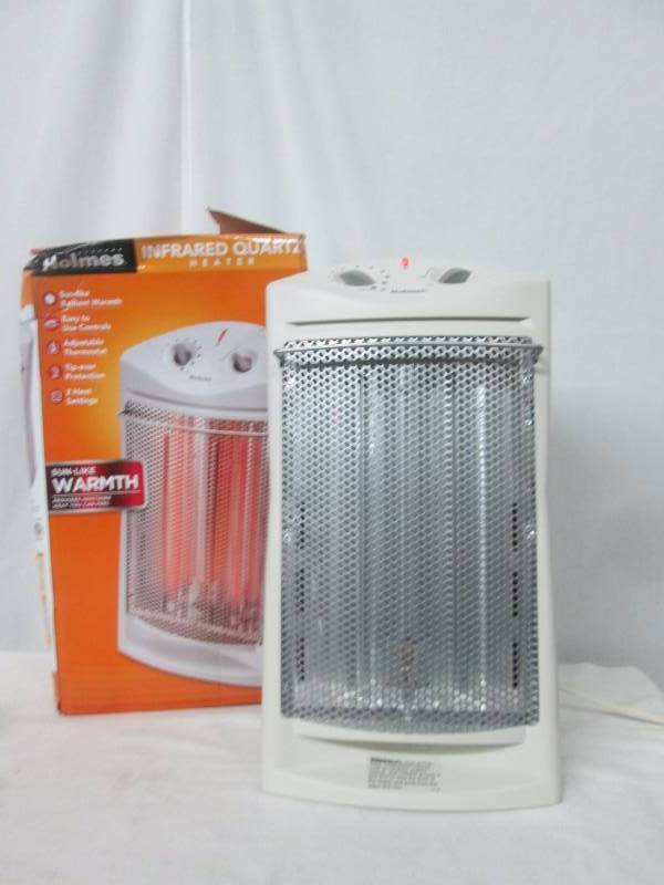 lot 46 image: Holmes Quartz Tower Heater with Manual Control