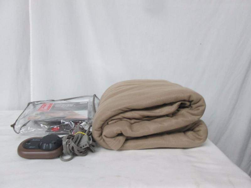 lot 49 image: Sunbeam Quilted Fleece Electric Blanket - Full