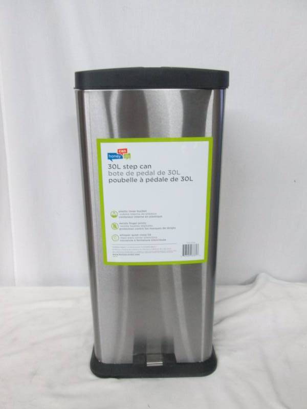 lot 51 image: Honey Can Do Square 8-Gallon Step Trash Can