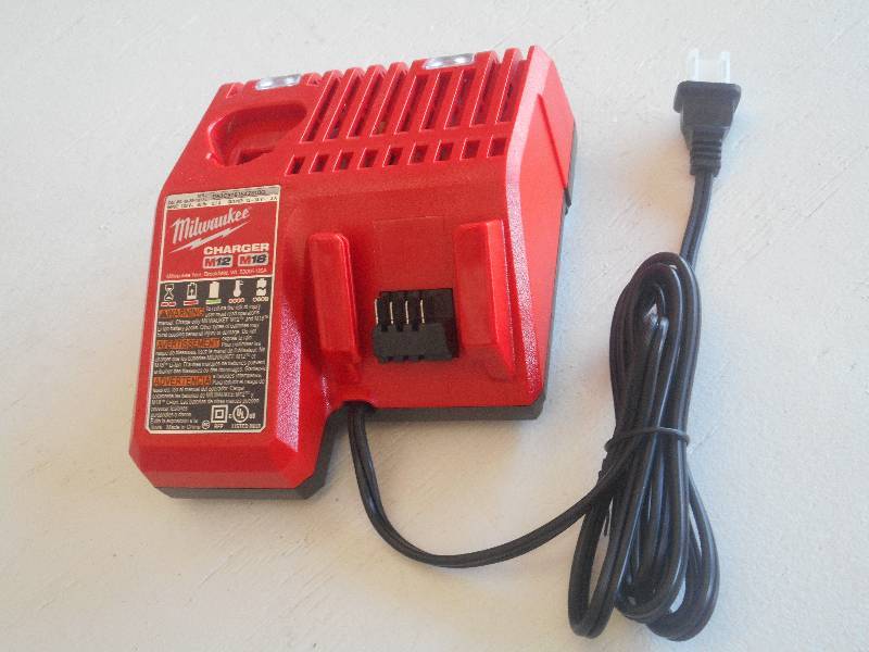 Milwaukee M18M12 Charger...