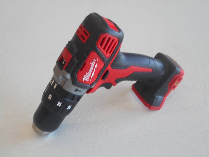 �� Milwaukee M18 Cordless Lithium...