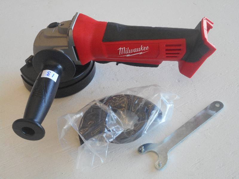 �� Milwaukee M18 Cordless Lithium...